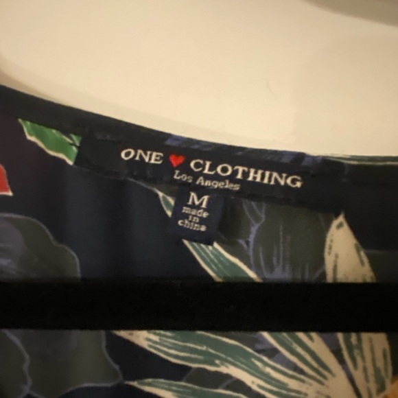 One clothing, Hawaiian floral wide-leg jumpsuit, with cutout and tie, M - Picture 5 of 8